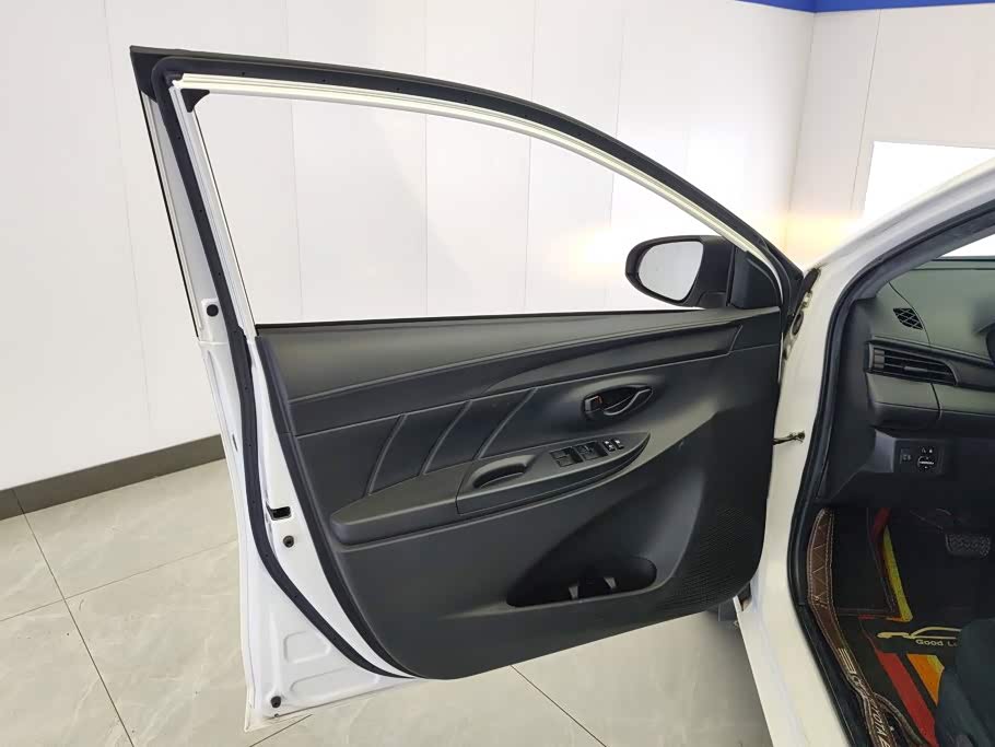 Toyota Vios 1.5 л 2021 г. Белый, пробег 26100 км