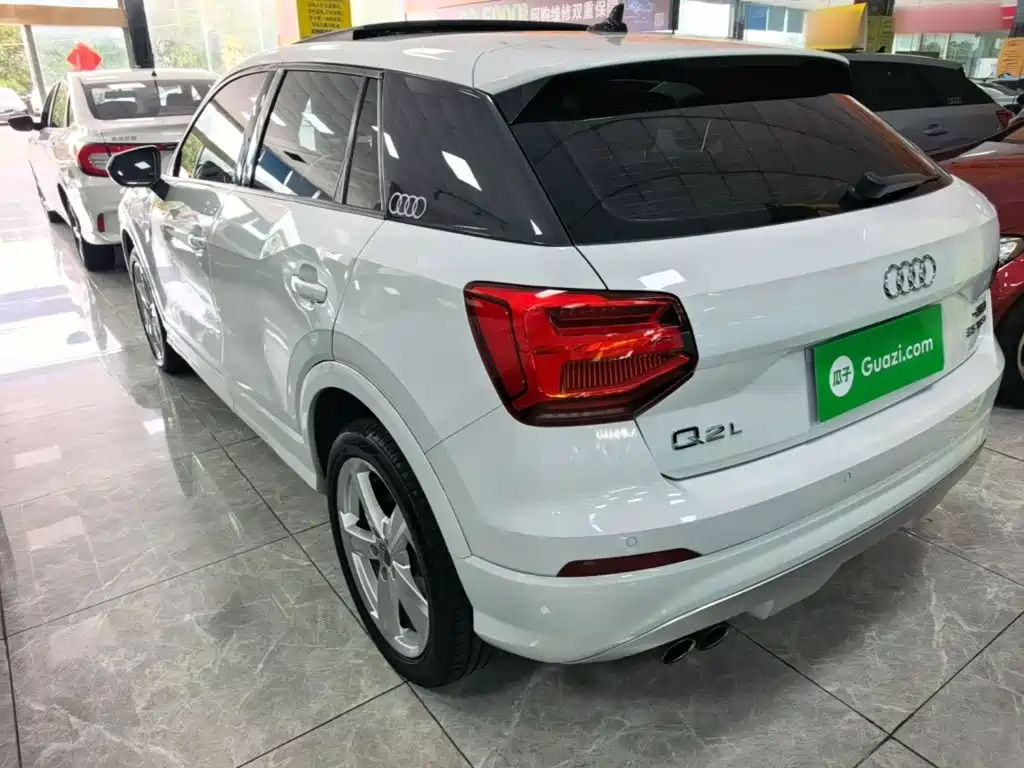 Audi Q2L — миниатюра 5