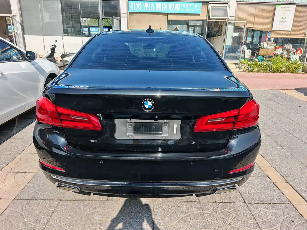 BMW  5 SERIES