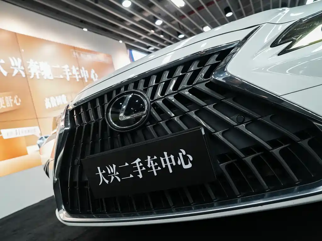 Lexus ES 2022 200 Luxury
