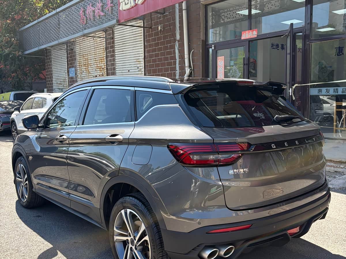 Geely Binyue 1.4 л 2022 г. Серебристо-серый, пробег 33000 км