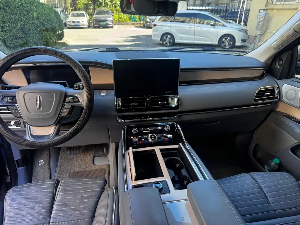 Lincoln Navigator — миниатюра 6