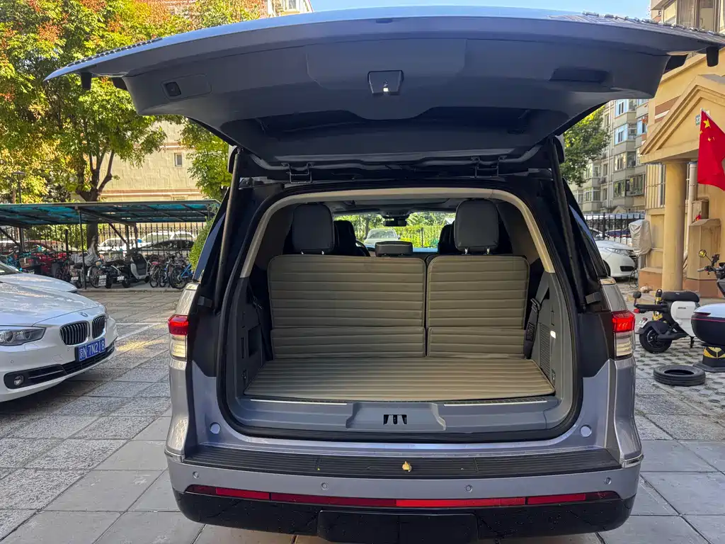 Lincoln Navigator — миниатюра 12