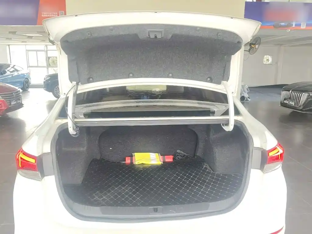 Buick Excelle — миниатюра 19