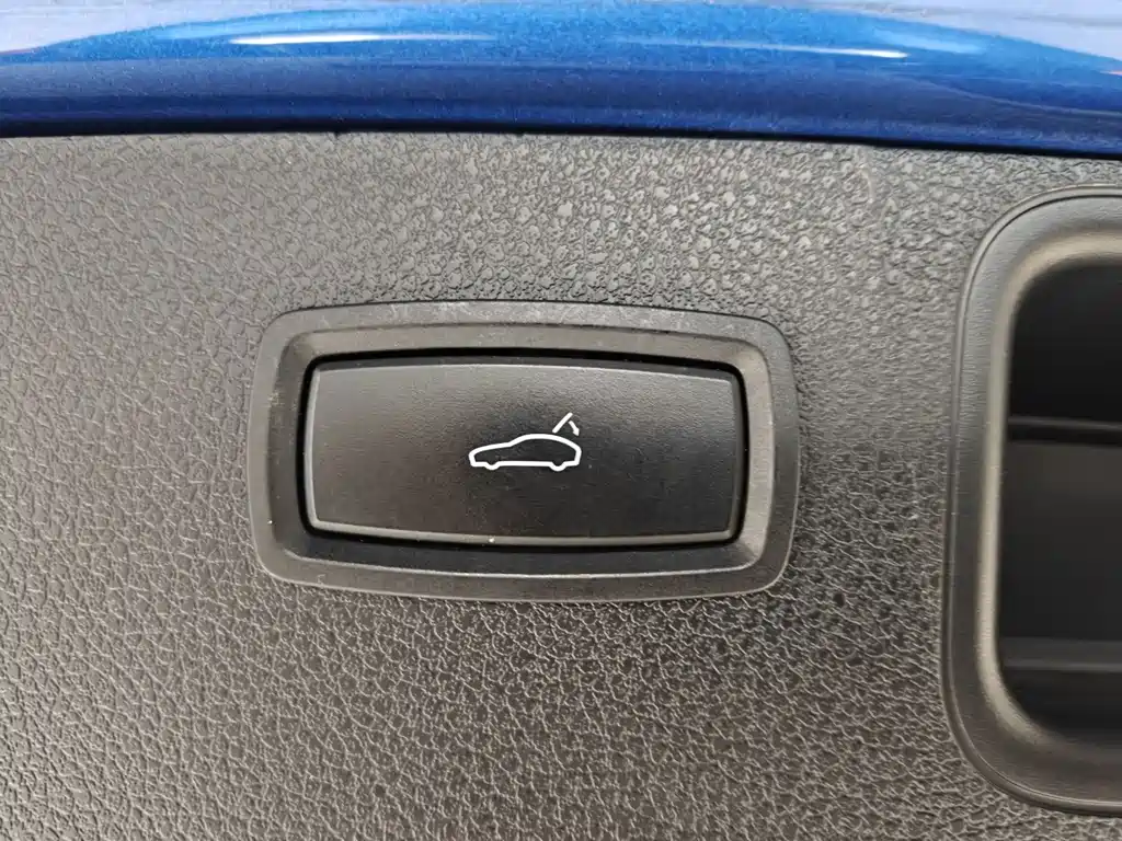Porsche Macan — миниатюра 5