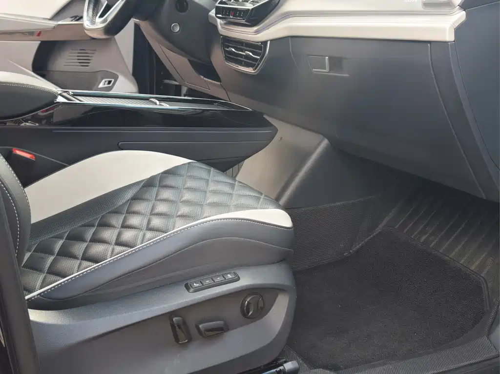 Volkswagen ID.6 Crozz — миниатюра 8