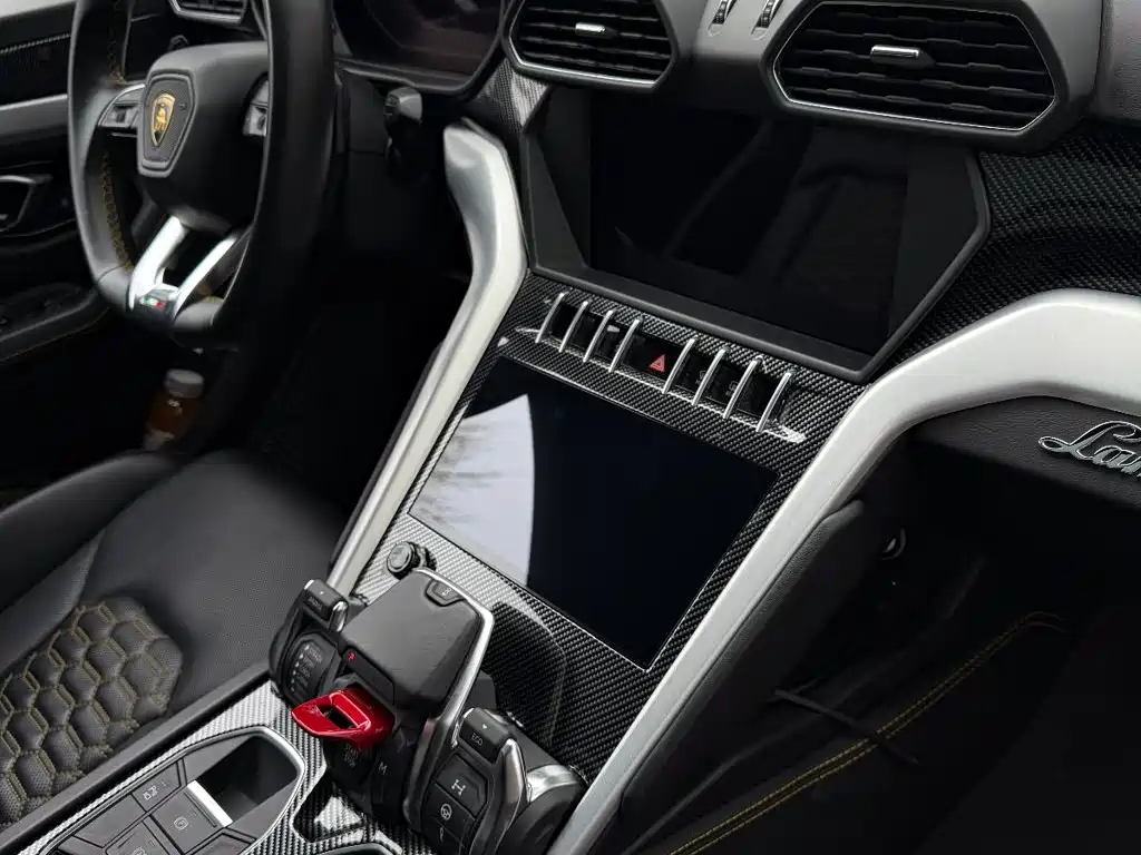 Lamborghini Urus — миниатюра 16