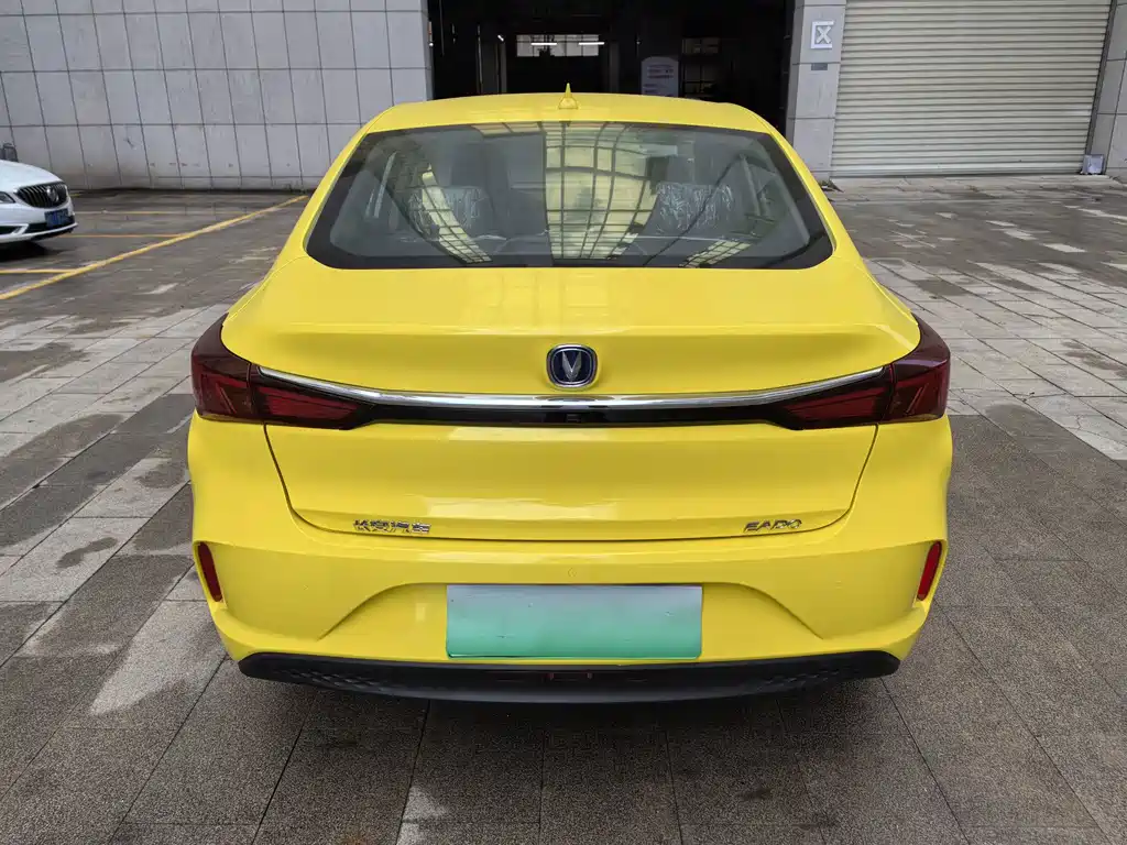 Changan Eado New Energy — миниатюра 4
