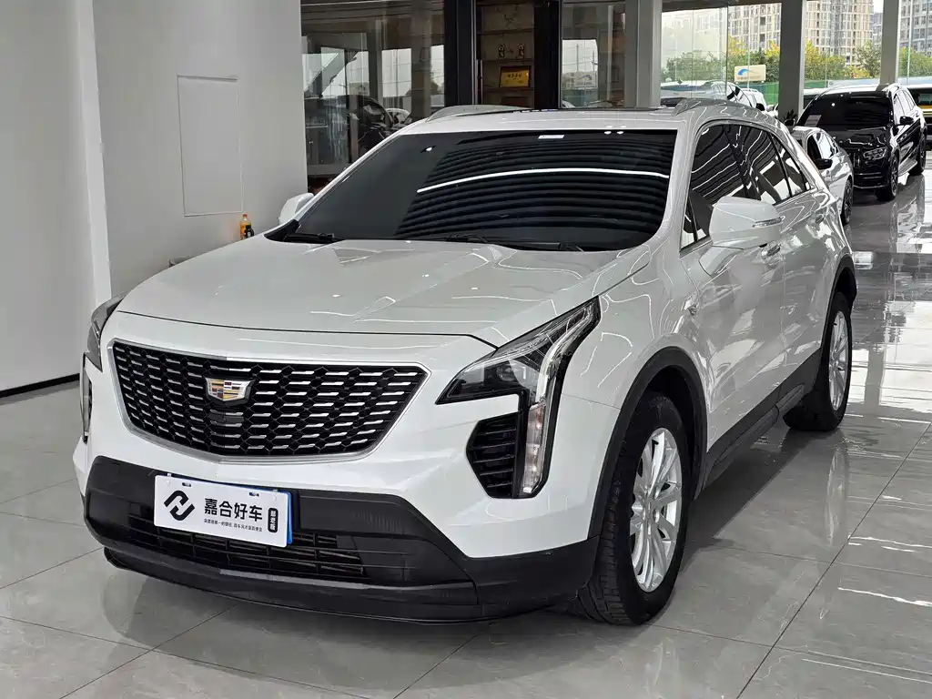 CADILLAC XT4