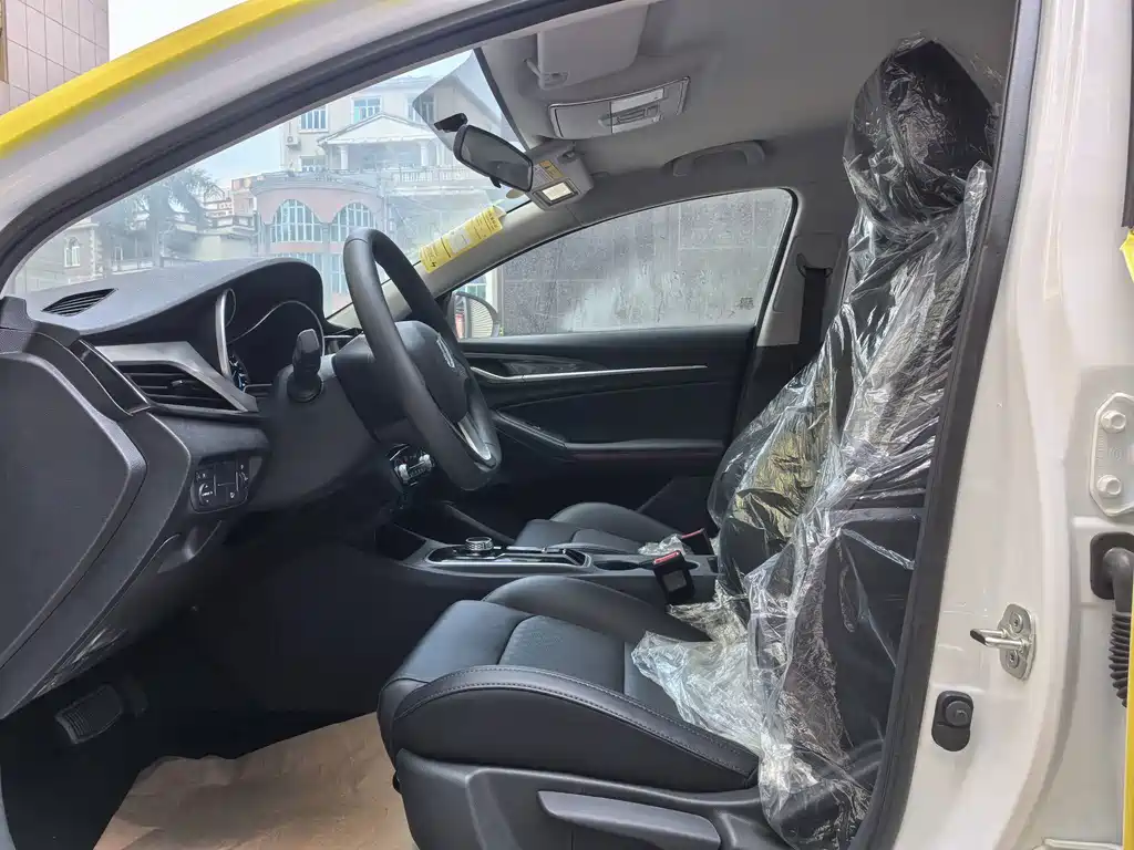 Changan Eado New Energy — миниатюра 9