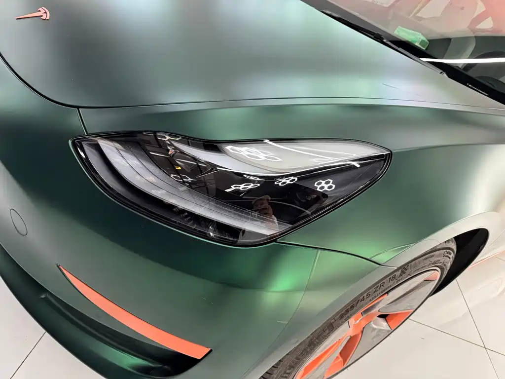 Tesla Model 3 — миниатюра 12
