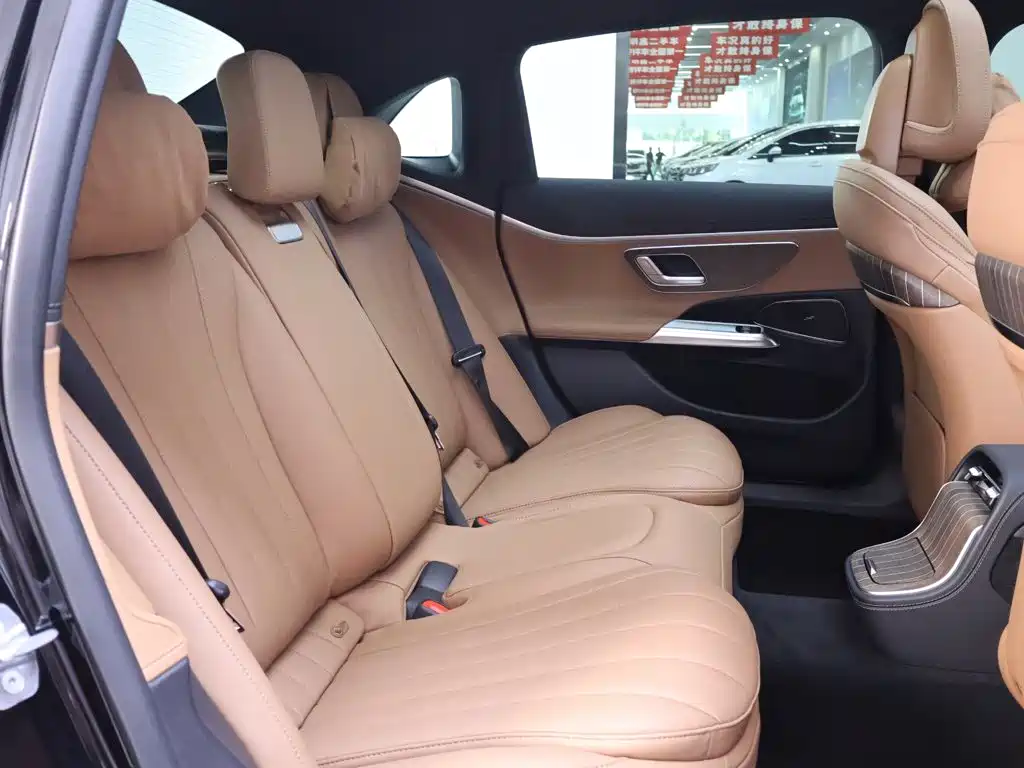 Mercedes-Benz E-Class — миниатюра 22
