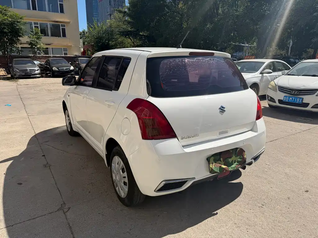 Suzuki Swift — миниатюра 9