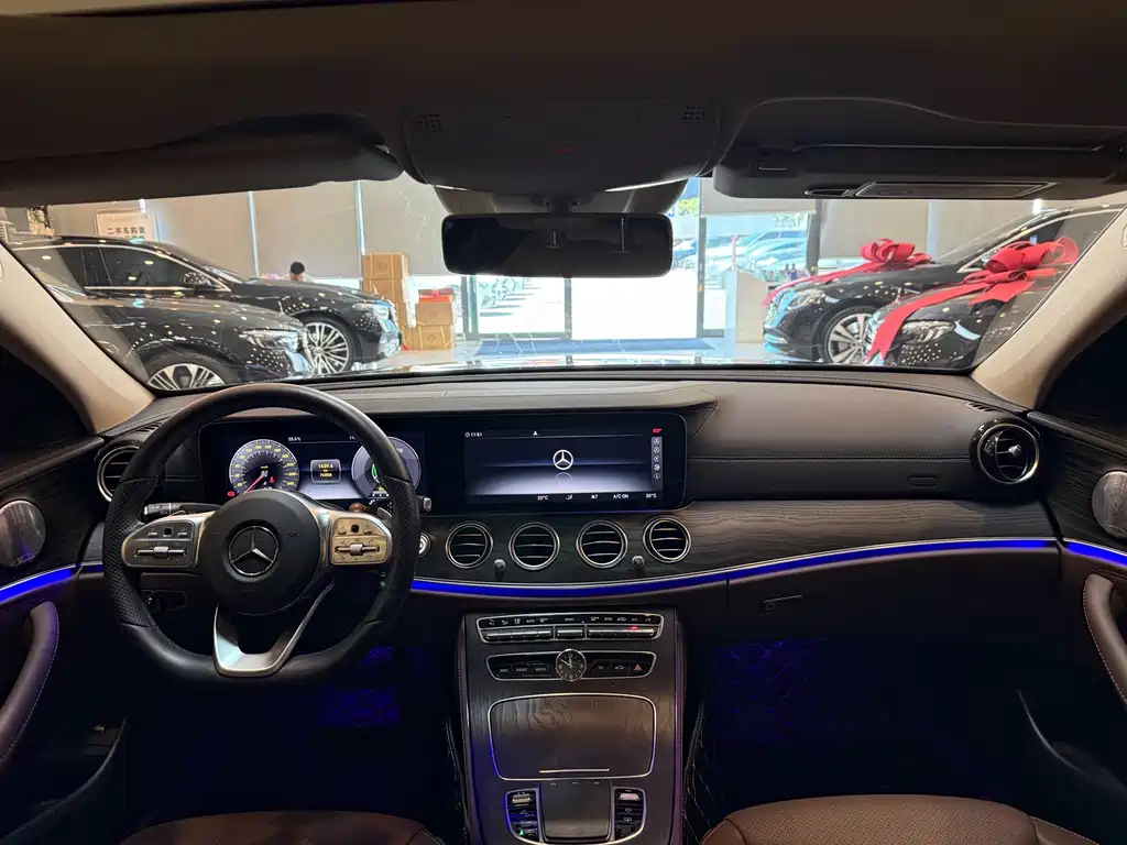 Mercedes-Benz E-Class — миниатюра 19