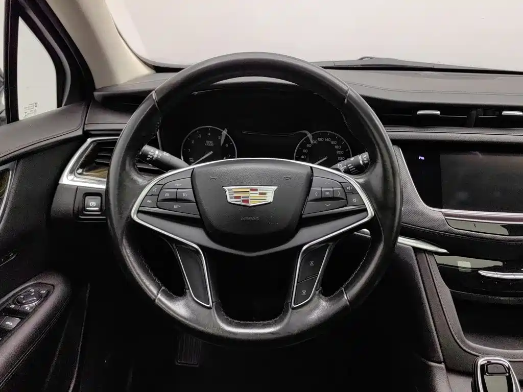 Cadillac XT5 — миниатюра 11