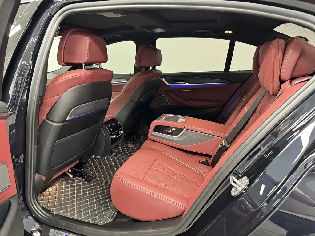 BMW 5 Series — миниатюра 17