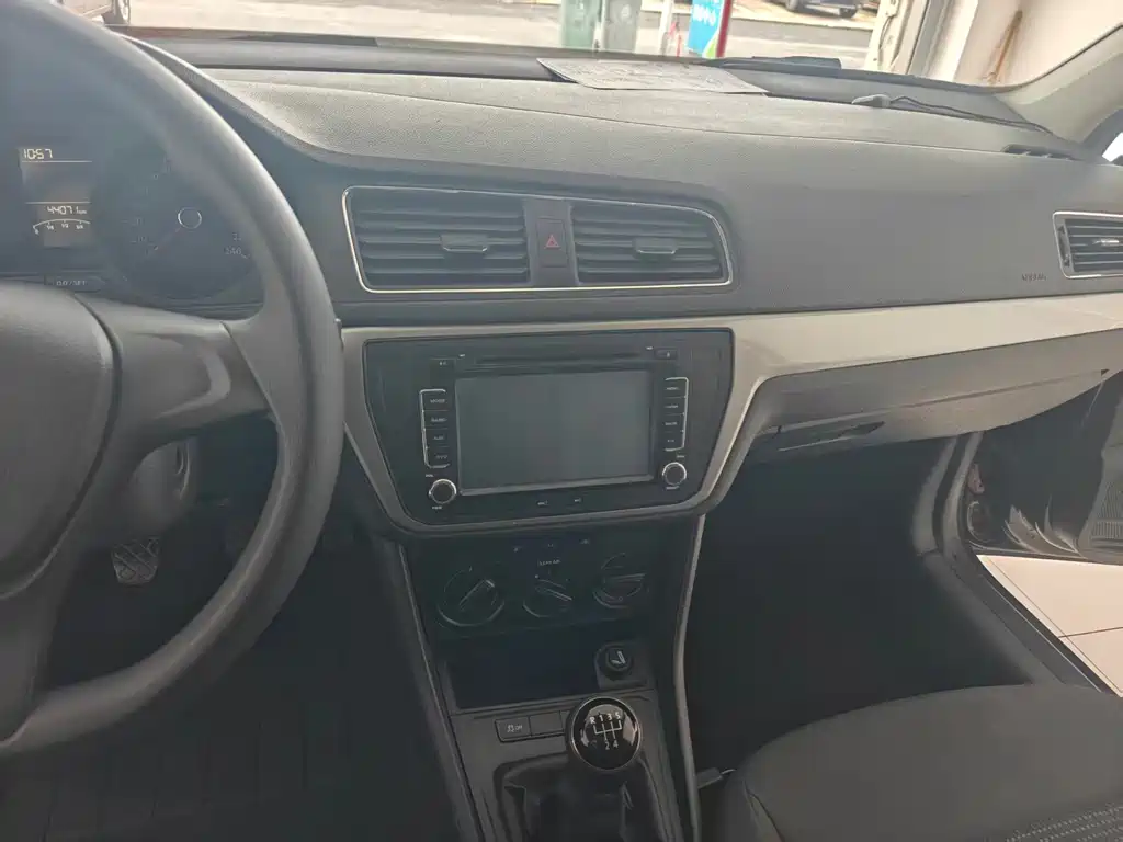 Volkswagen Lavida — миниатюра 6