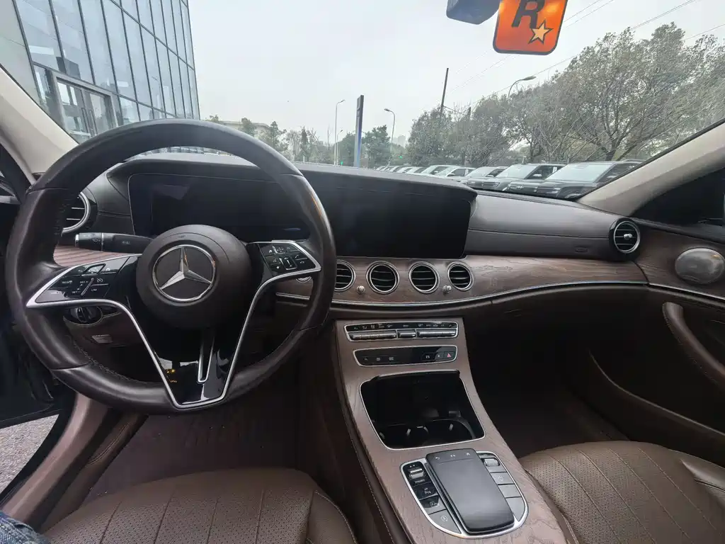 Mercedes-Benz E-Class - фото 7