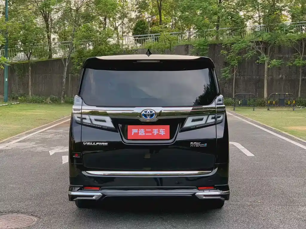 Toyota Vellfire — миниатюра 8