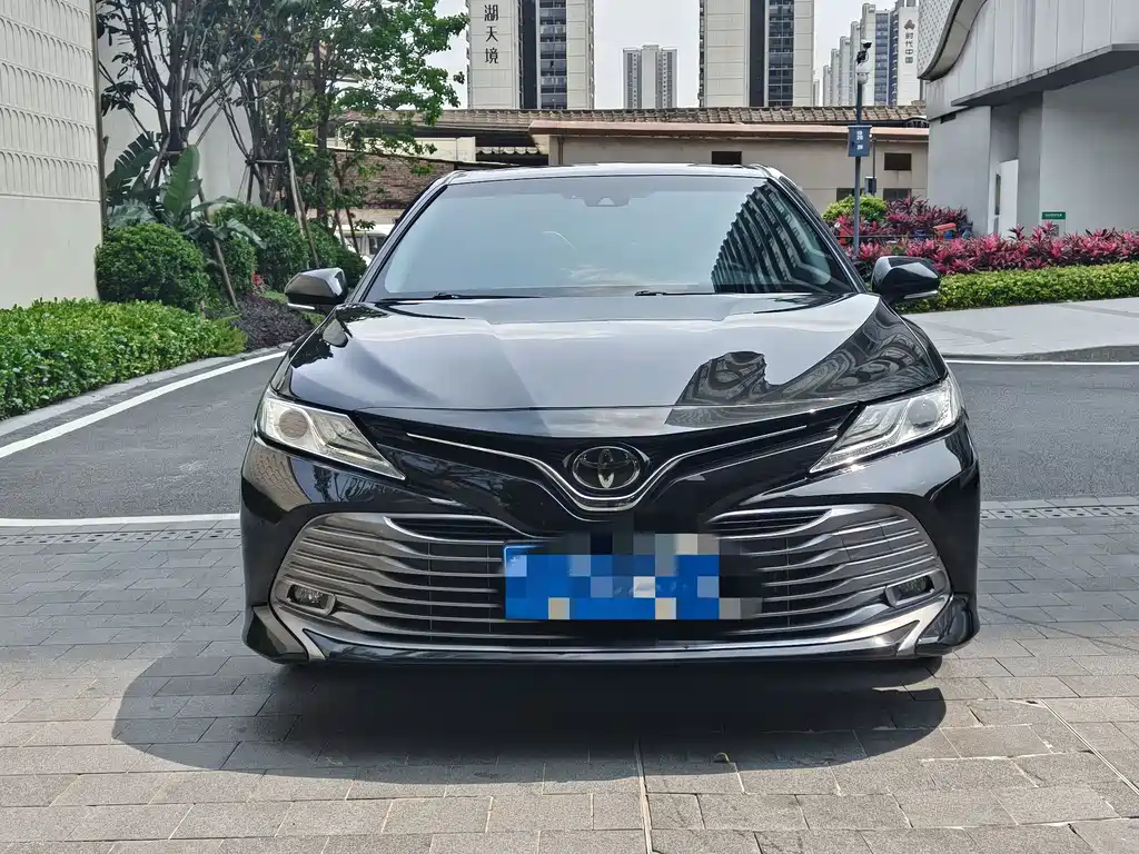TOYOTA CAMRY