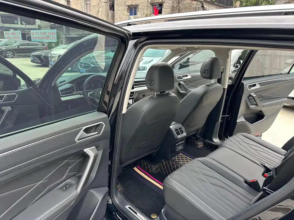 Volkswagen Tiguan L — миниатюра 8