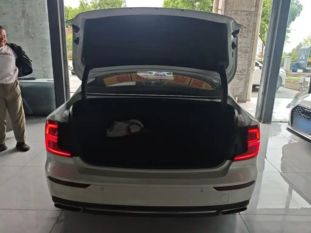 Volvo S60 — миниатюра 19