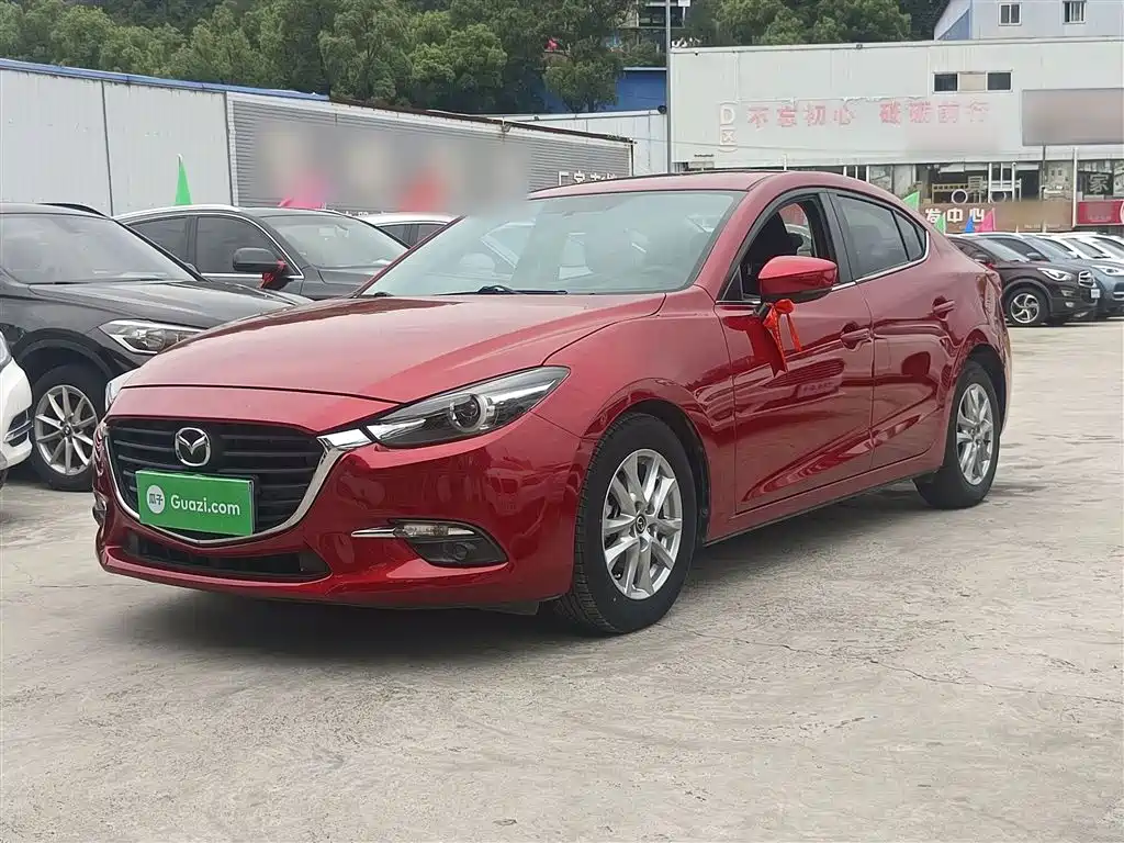 Mazda Mazda3 3 2017 1.5L AT Luxury V