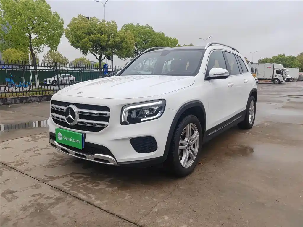 Mercedes-Benz GLB 2023