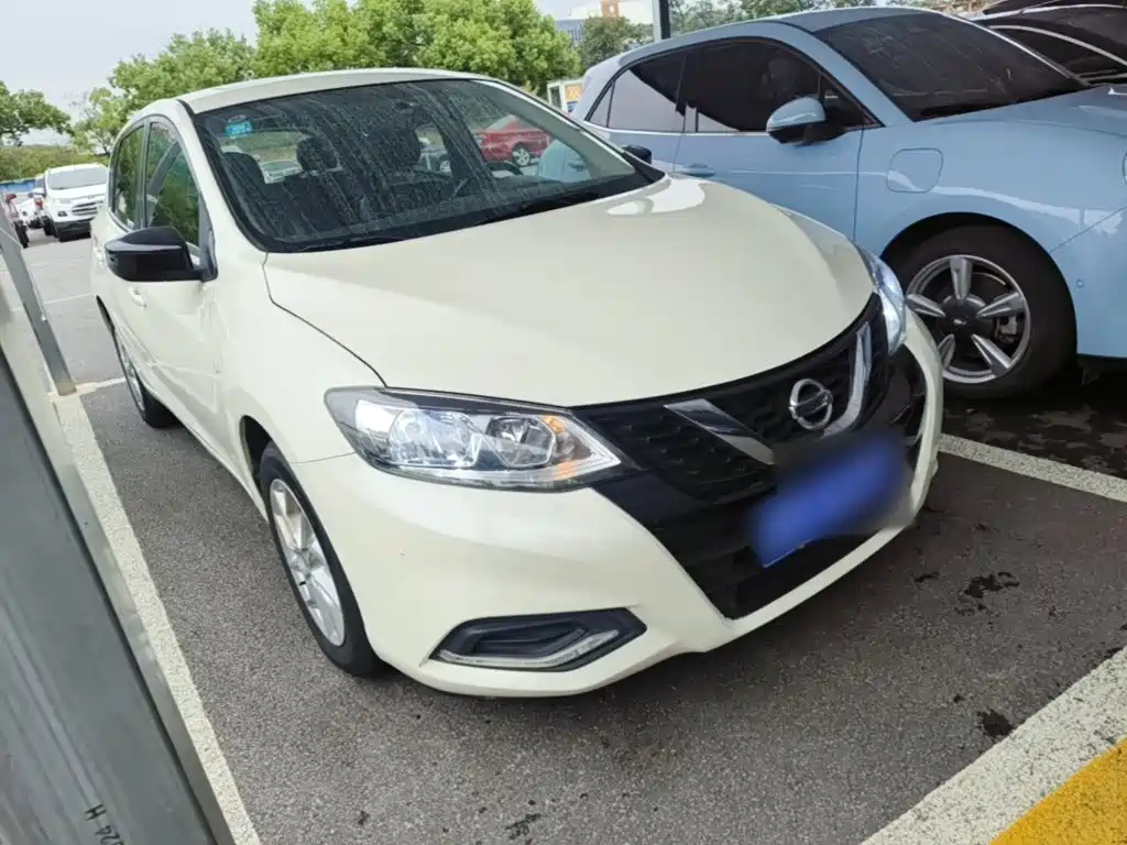 Nissan Tiida — миниатюра 4