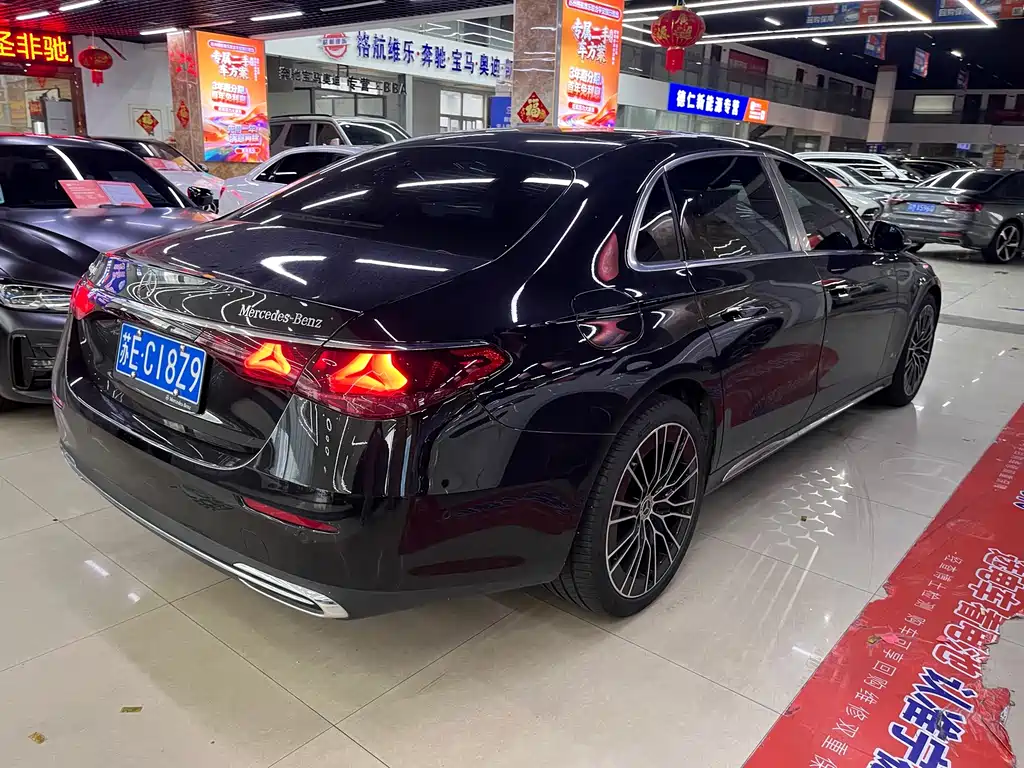 Mercedes-Benz E-Class — миниатюра 6