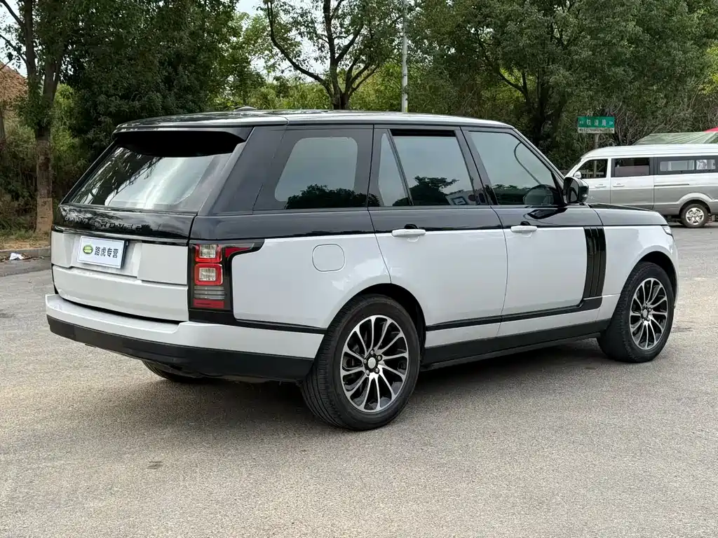 Land Rover Range Rover — миниатюра 4