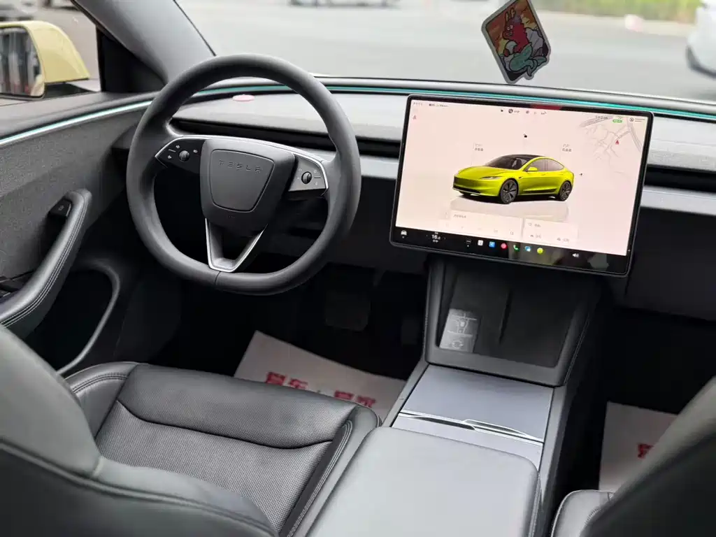 Tesla Model 3 — миниатюра 10