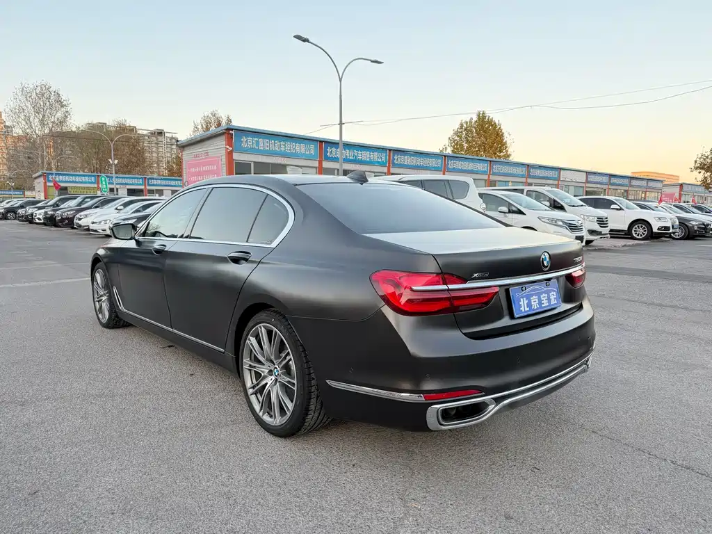 BMW 7 SERIES