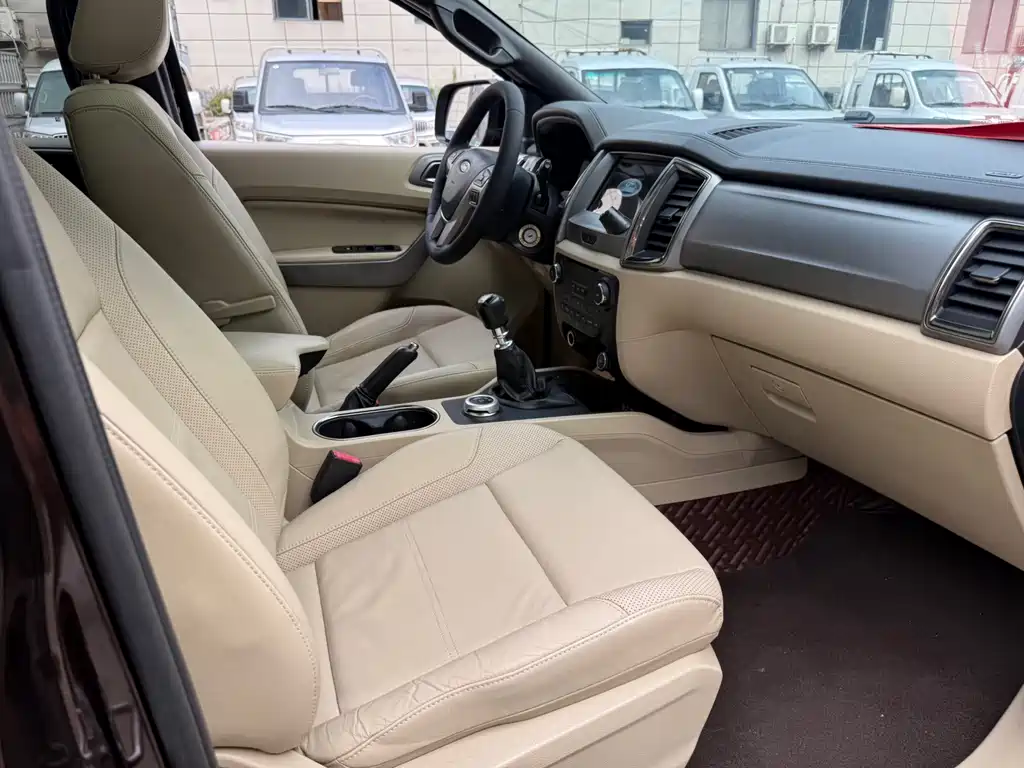 Ford Everest — миниатюра 10