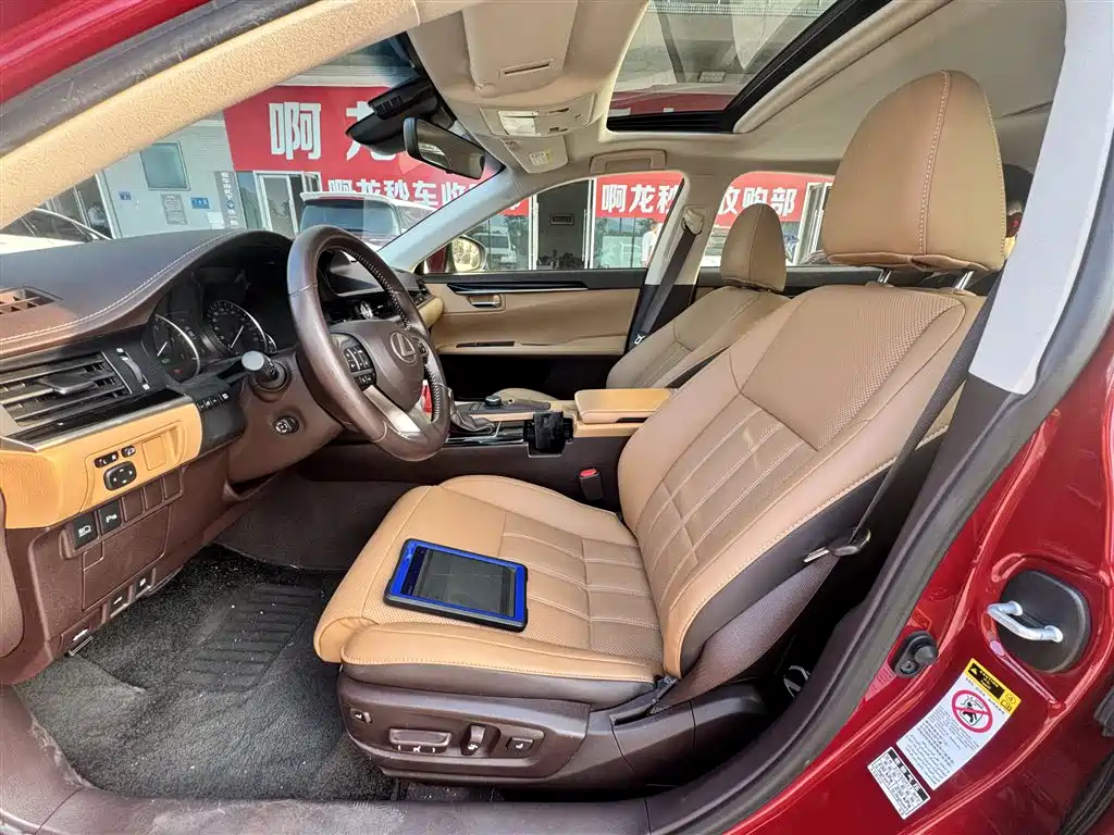 Lexus ES — миниатюра 5