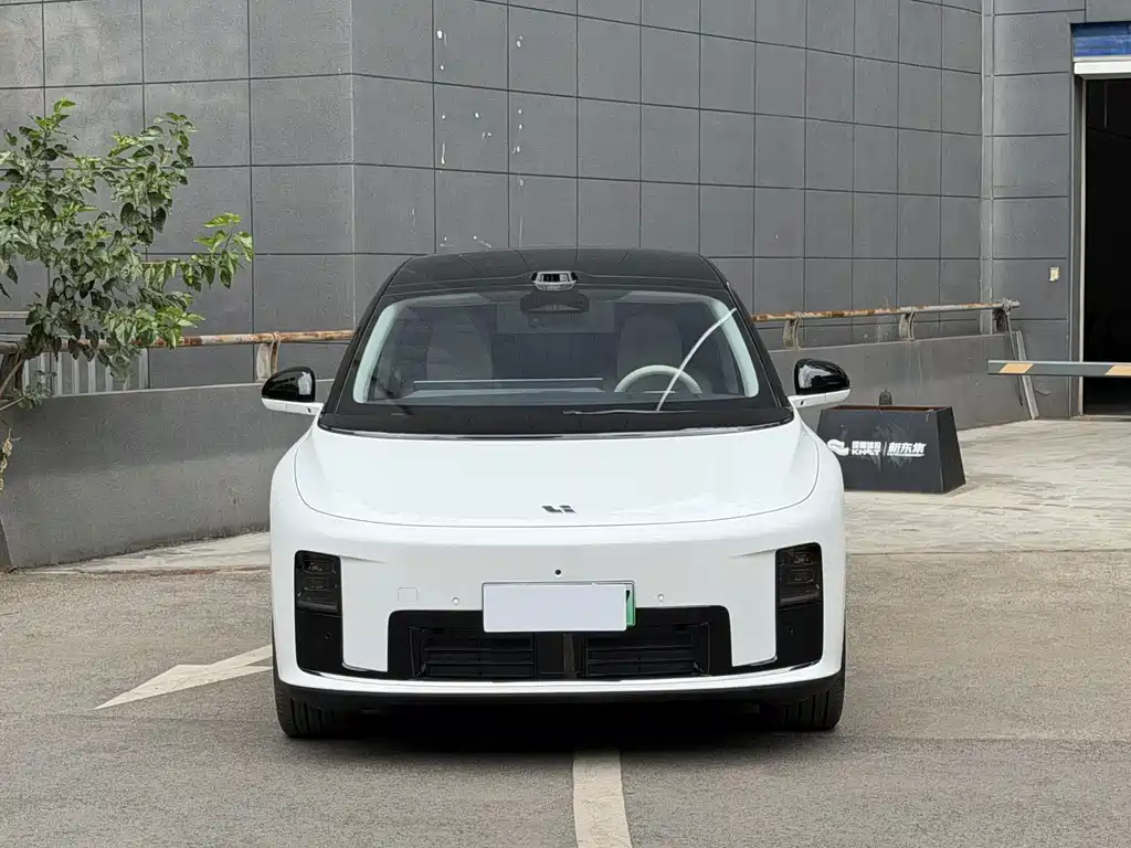 Li Auto Li i8 — миниатюра 2