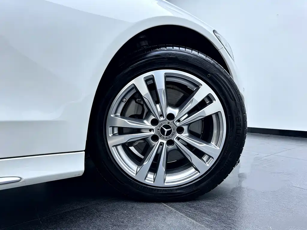 Mercedes-Benz C-Class — миниатюра 10