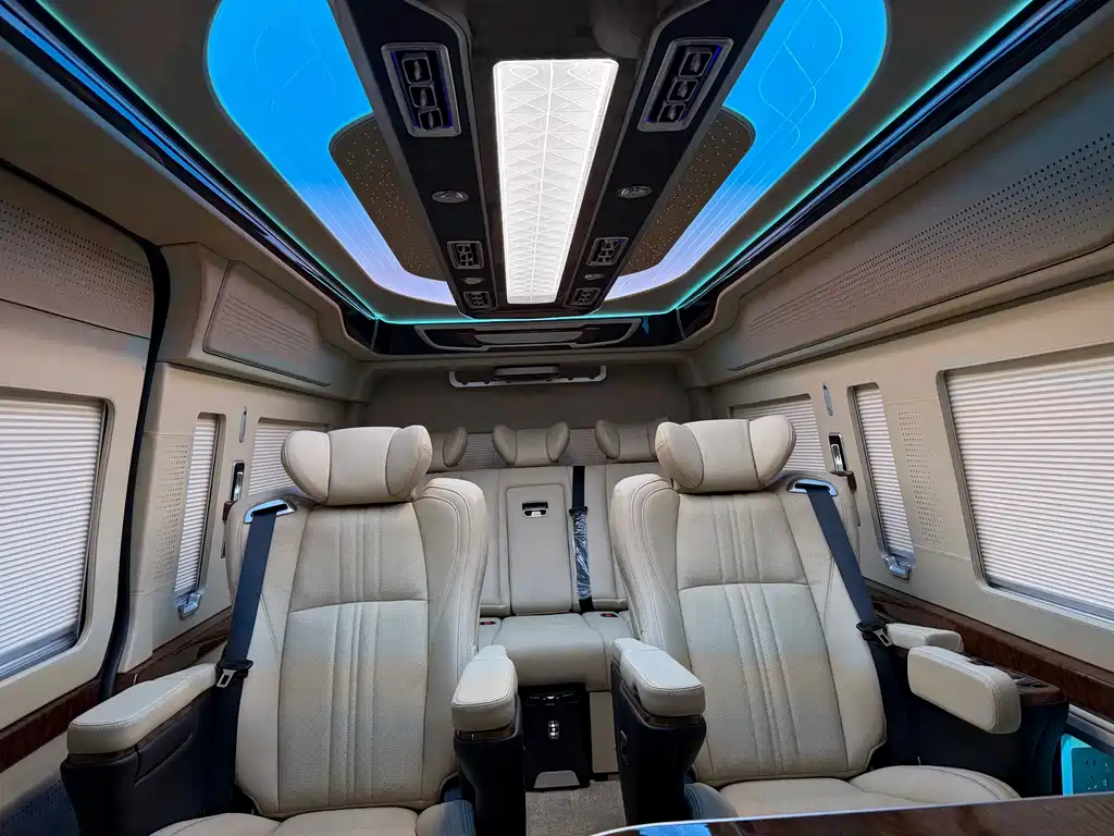Toyota HiAce 2025 3.5L