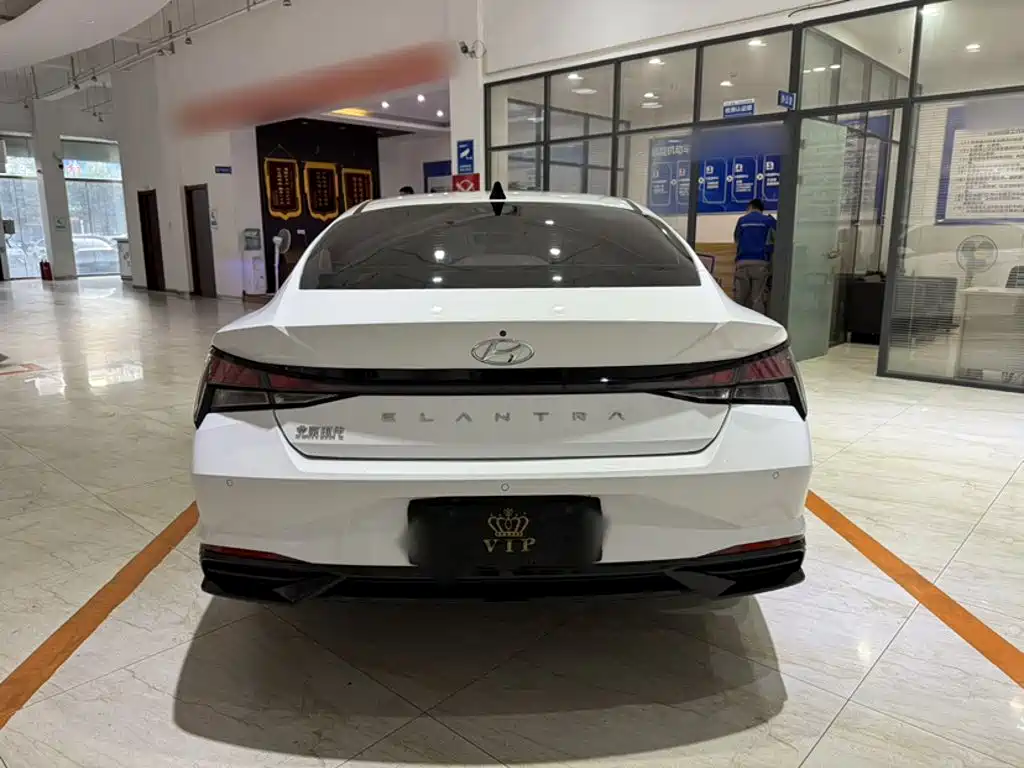 Hyundai Elantra — миниатюра 15