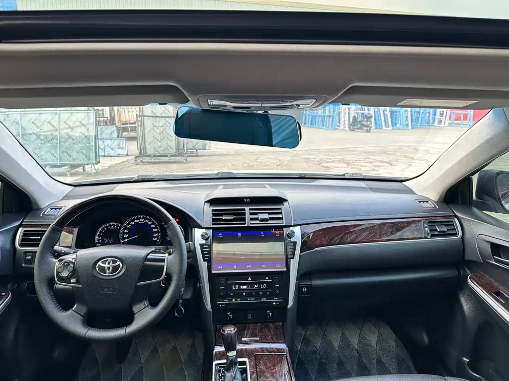 Toyota Camry — миниатюра 10