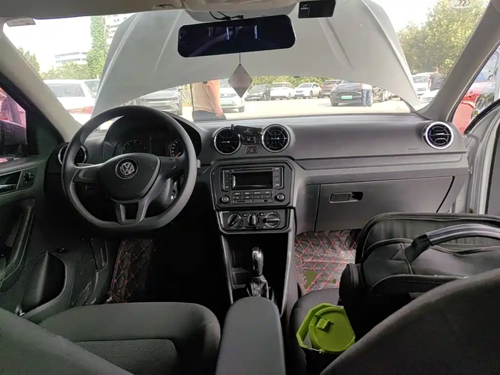 Volkswagen Jetta — миниатюра 10