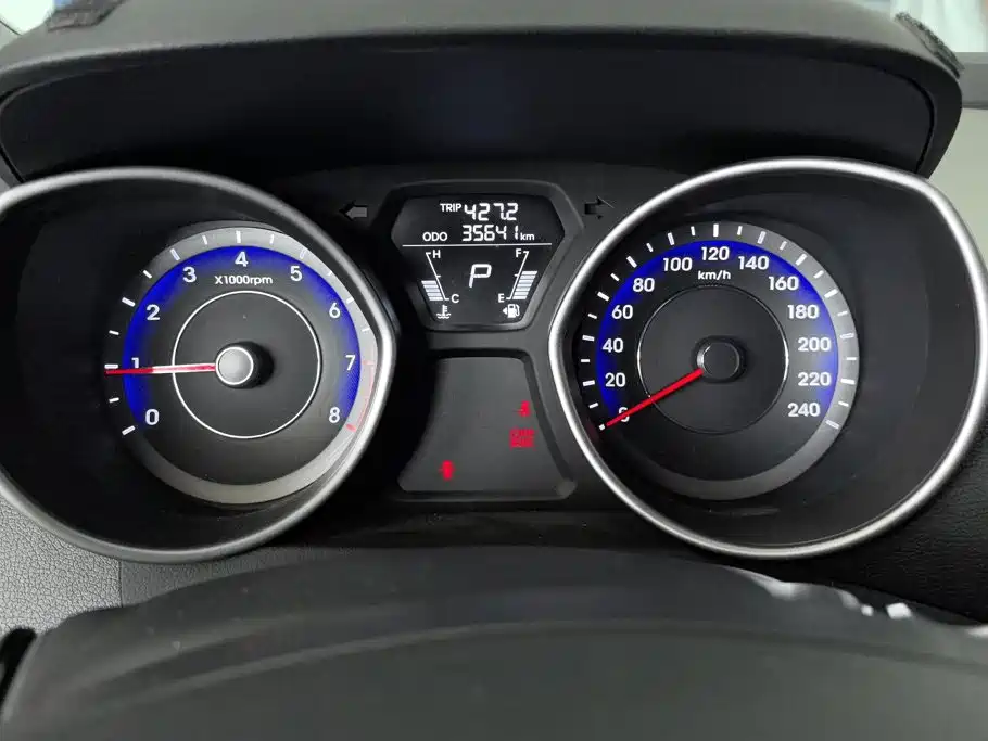 Hyundai Elantra Langdong — миниатюра 14