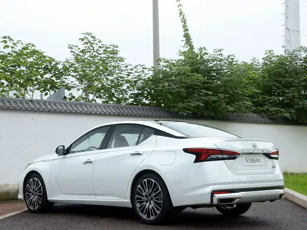 Nissan Teana — миниатюра 6