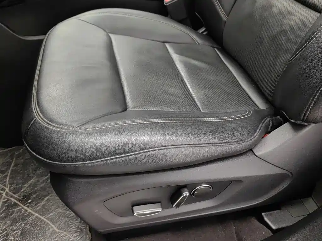 Ford Explorer — миниатюра 20