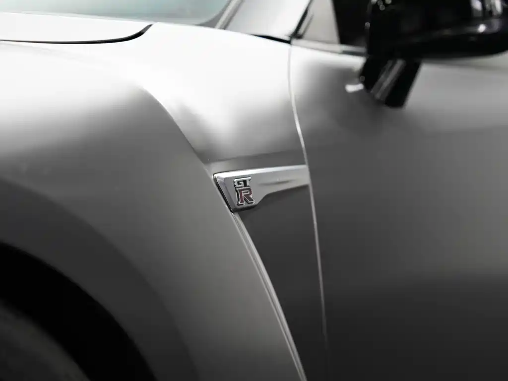 Nissan GT-R — миниатюра 35