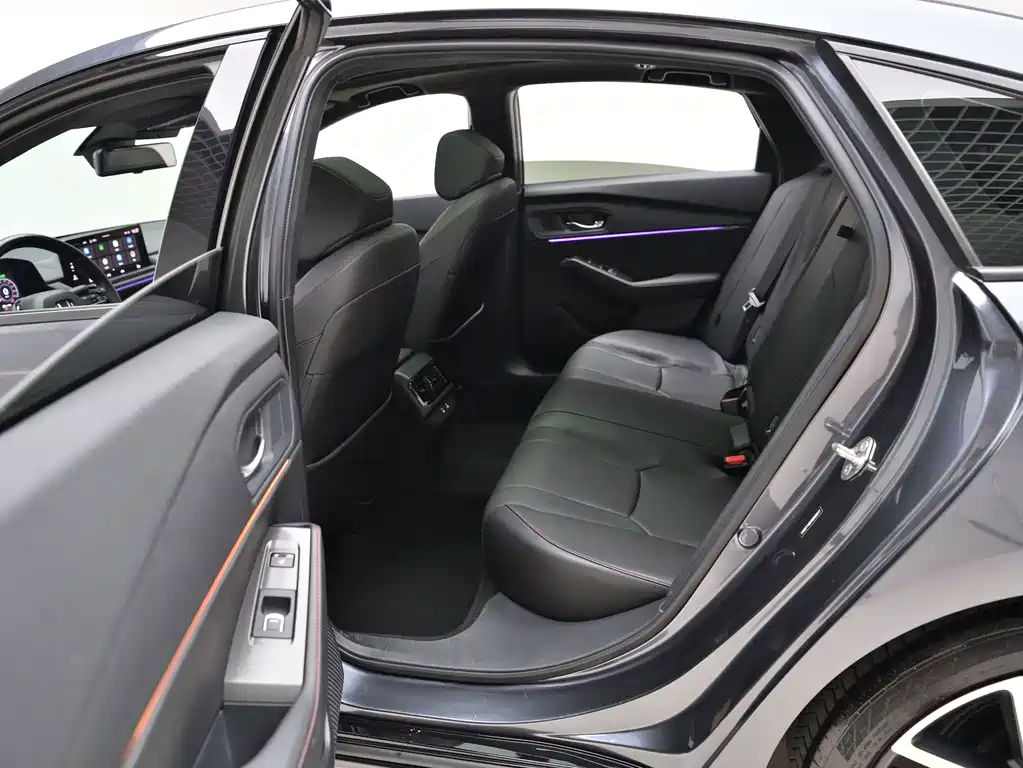 Honda Accord — миниатюра 12