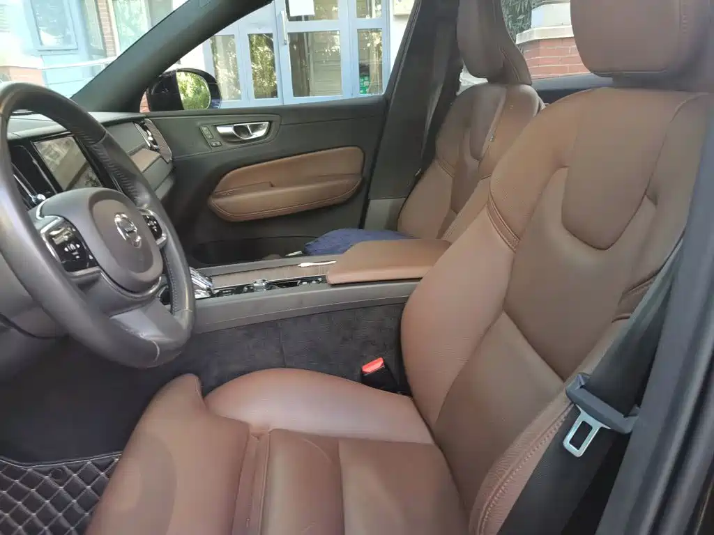 Volvo XC60 — миниатюра 11