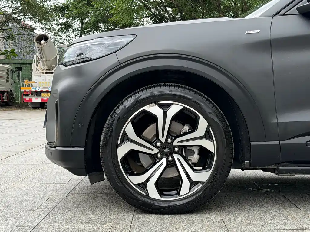 Ford Explorer — миниатюра 23