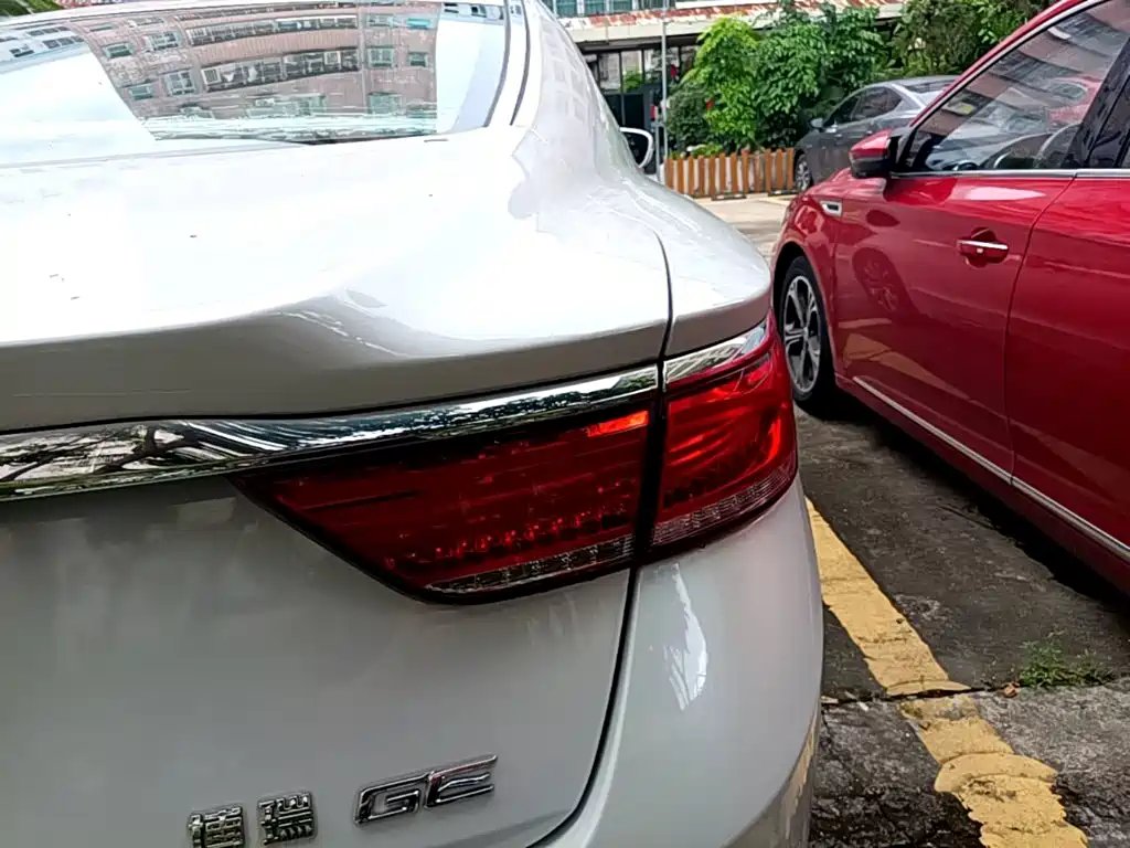 Geely Borui Hybrid — миниатюра 8