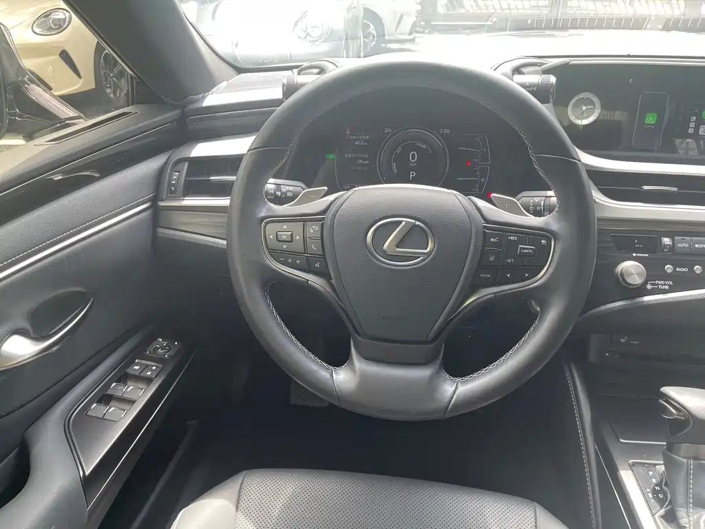 Lexus ES 2020 300h